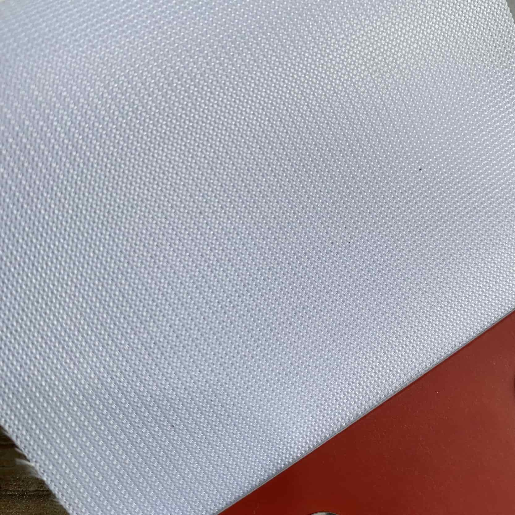Polyester flag fabric for outdoor use